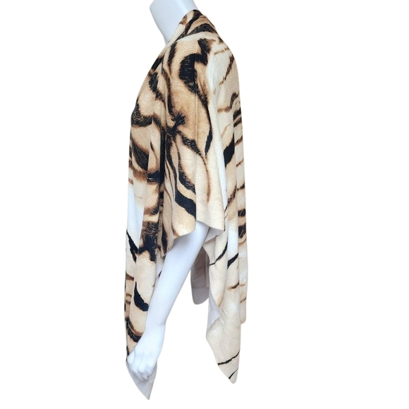 Chico's Animal Print Knit Shawl Wrap (S/M) - Picture 4 of 6